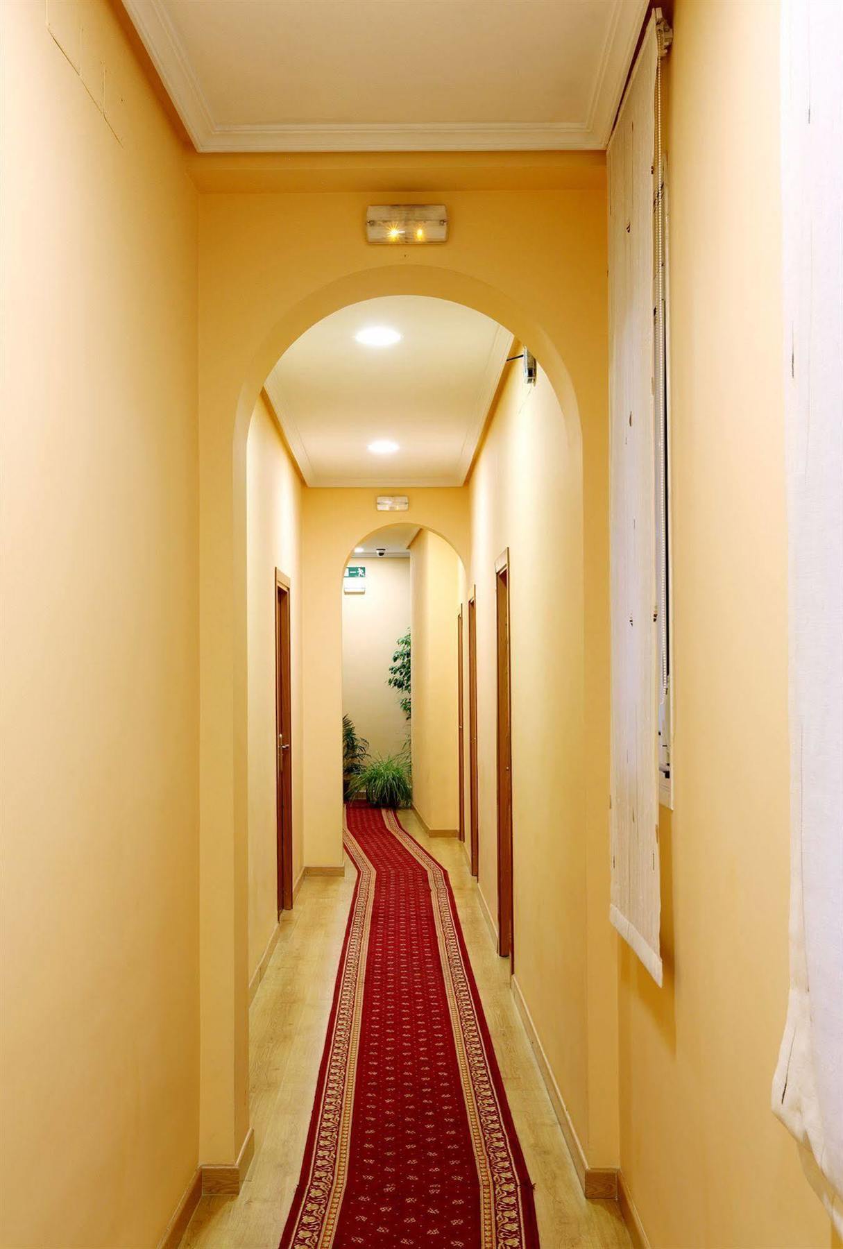 Hostal Sil & Serranos Madrid Exterior foto